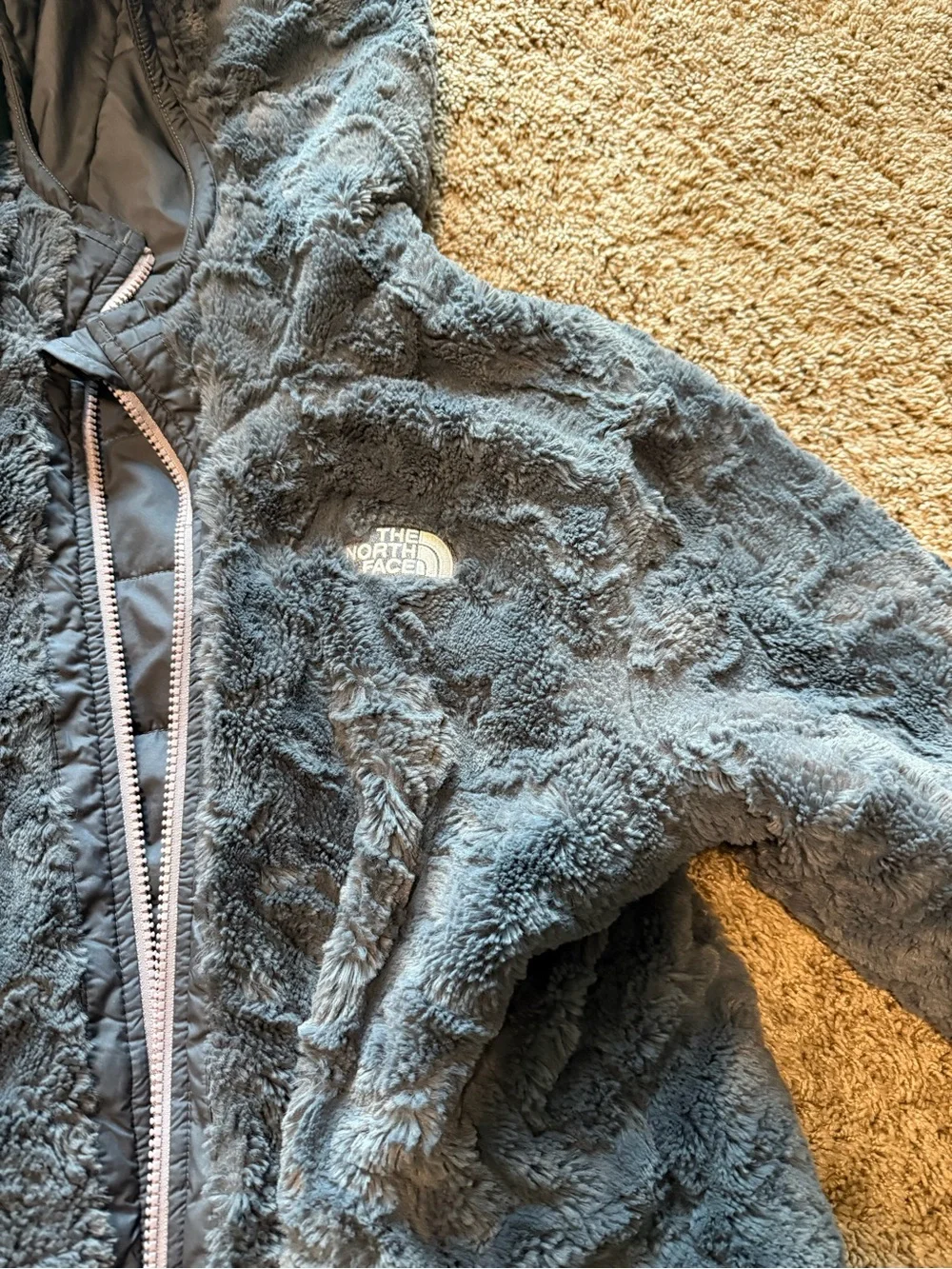 The North Face Girls Hooded Puffer Coat in Charcoal Gray